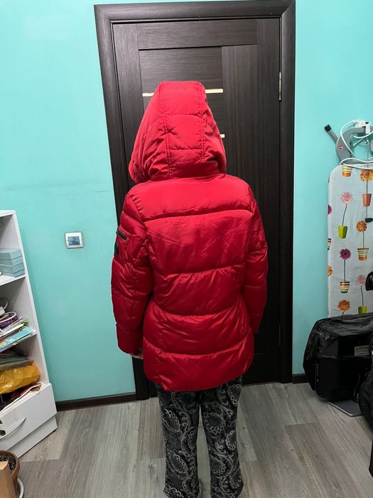 Продам куртку женскую