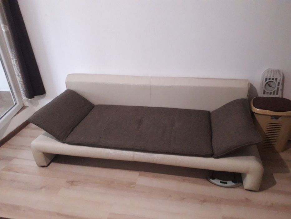 Много удобен диван