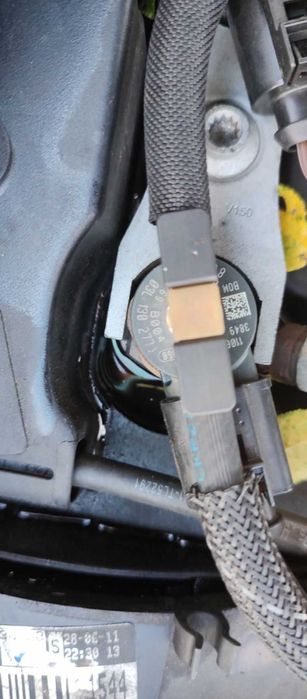 Дюзи VW Passat 7 kombi 2.0TDI - 03L 130 277J