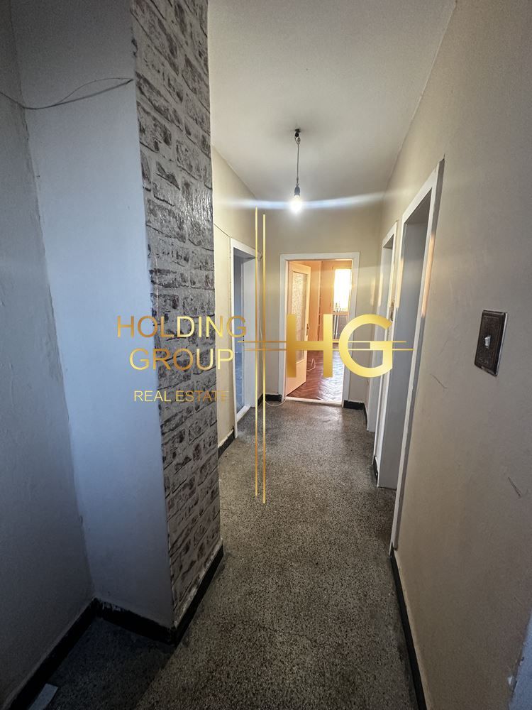 Продава се Четиристаен апартамент в Добрич, Кралска зона - 90 кв.м за 800 €/кв.м - Снимка #2