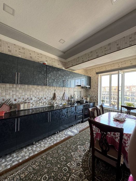 Сергели метро олдида Элит хаус 3 хона 89 квадрат новостройка срочно