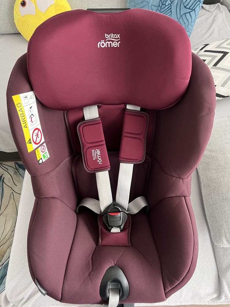 Scaun de mașina Britax Rommer M i size