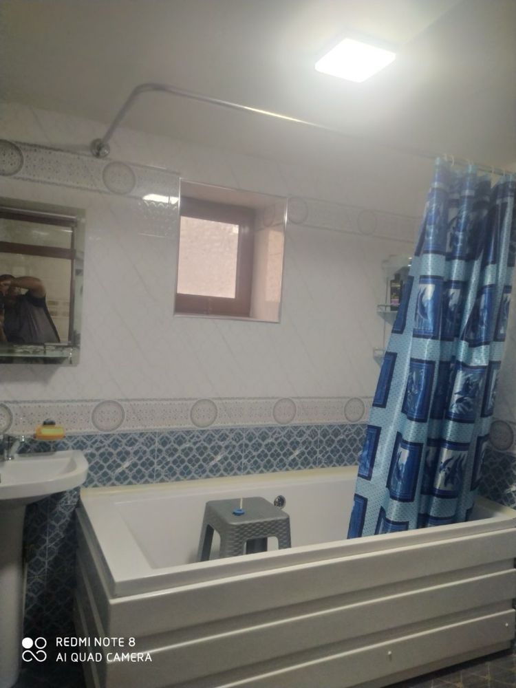 Hovli 4 sotix.