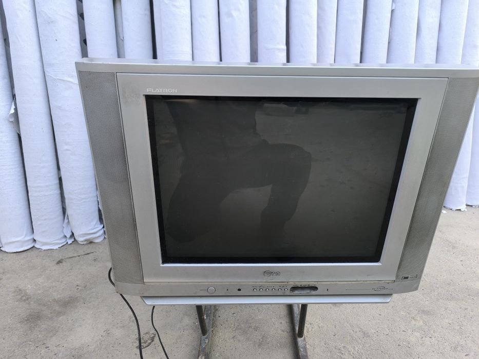 Lg  televizor tuneri xam bor