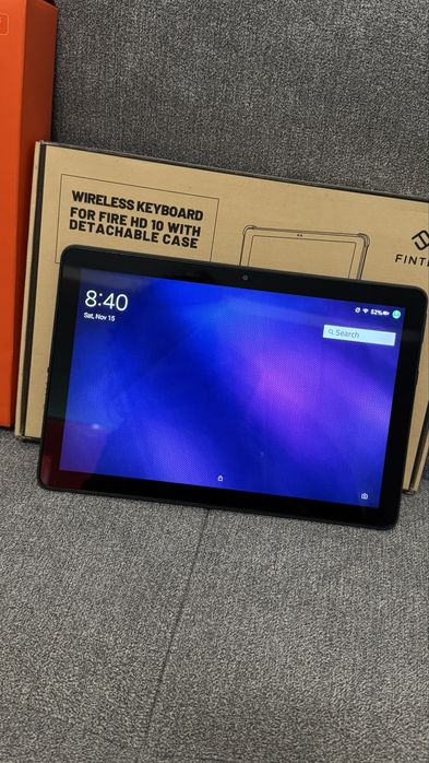 Таблет Amazon Fire HD 10 Plus + калъф с клавиатура за таблета
