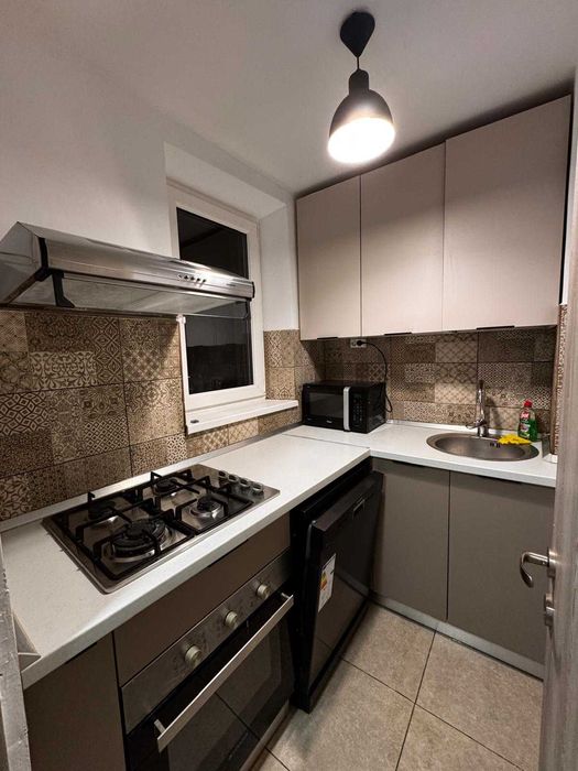 Închiriez apartament 2 camere metrou Romancierilor