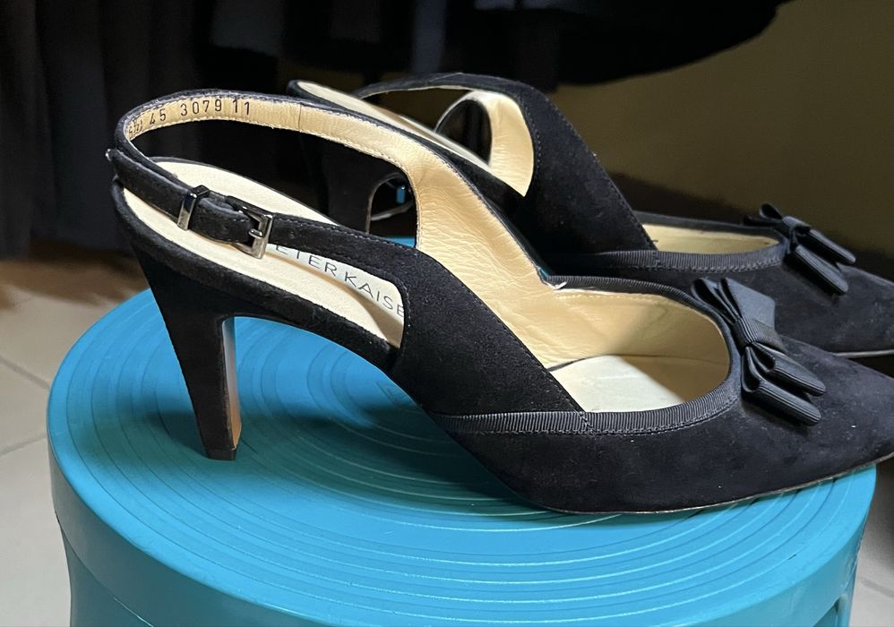 Pantofi sanda aproape noi piele intoarsa marimea 40