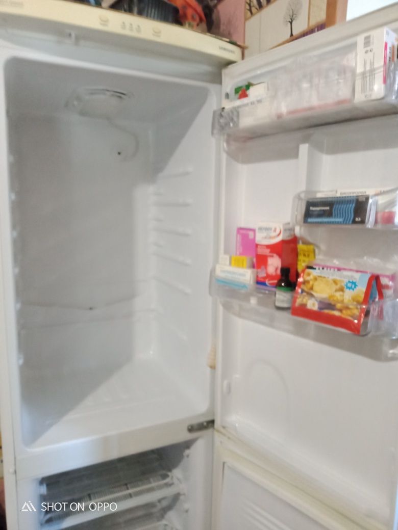 Продам холодильник "Самсунг" бу