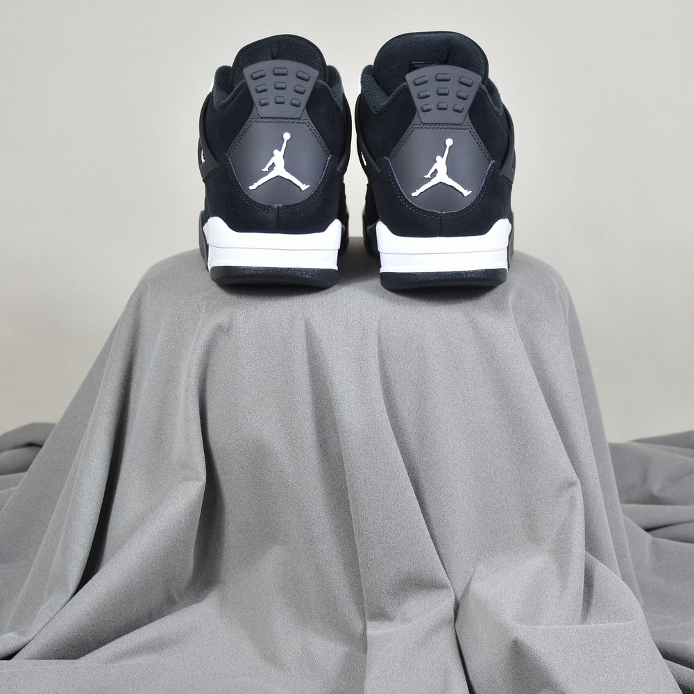 Adidasi Air Jordan 4 White Thunder
