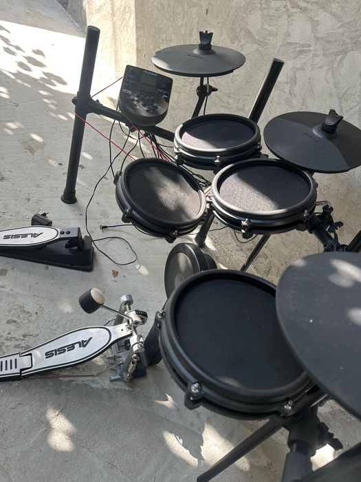 Tobe electronice Alesis Nitro Mesh Kit