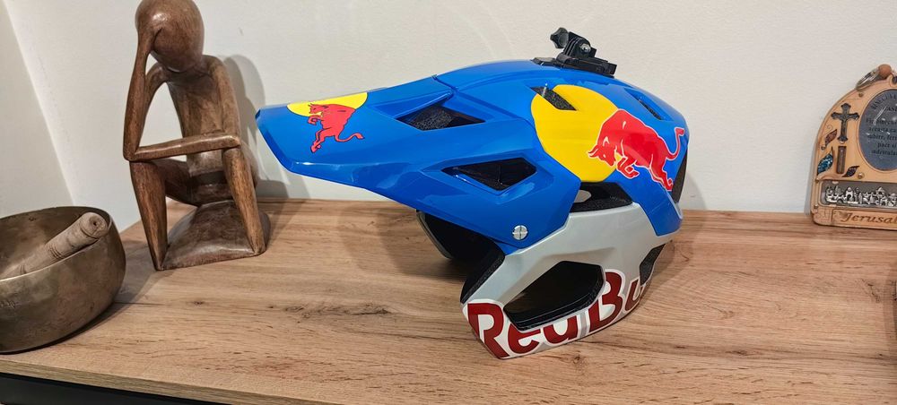 Casca Redbull enduro bike