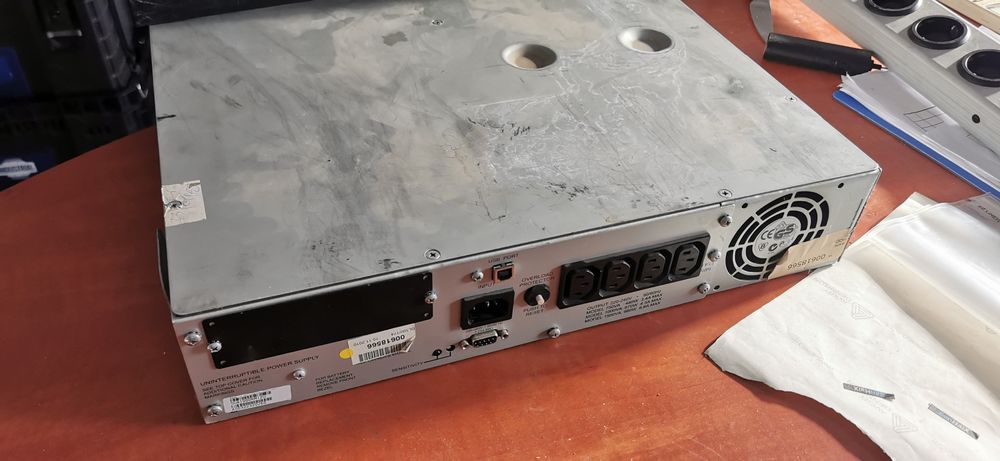 Ups APC Smart Ups 1000VA