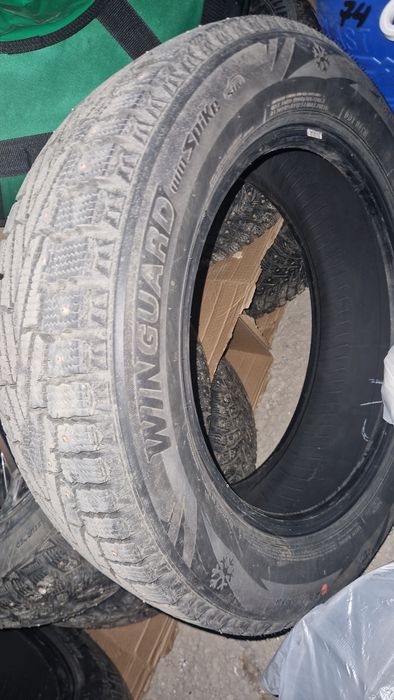 Зимние авто шины почти новый