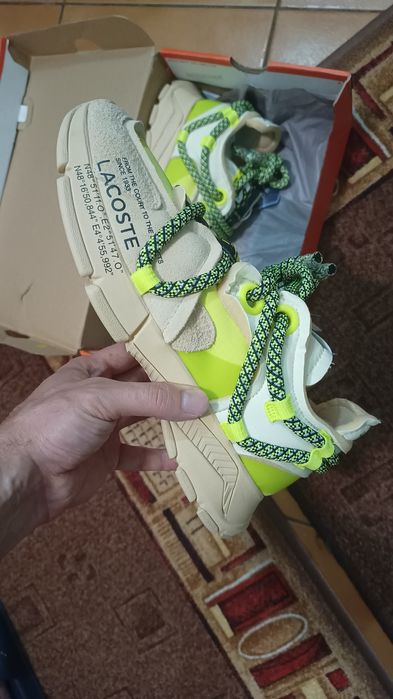 Adidasi Lacoste / Noi cu etichetă