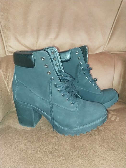 Мъжки кадифени мокасини със златисти рог ,дамски боти