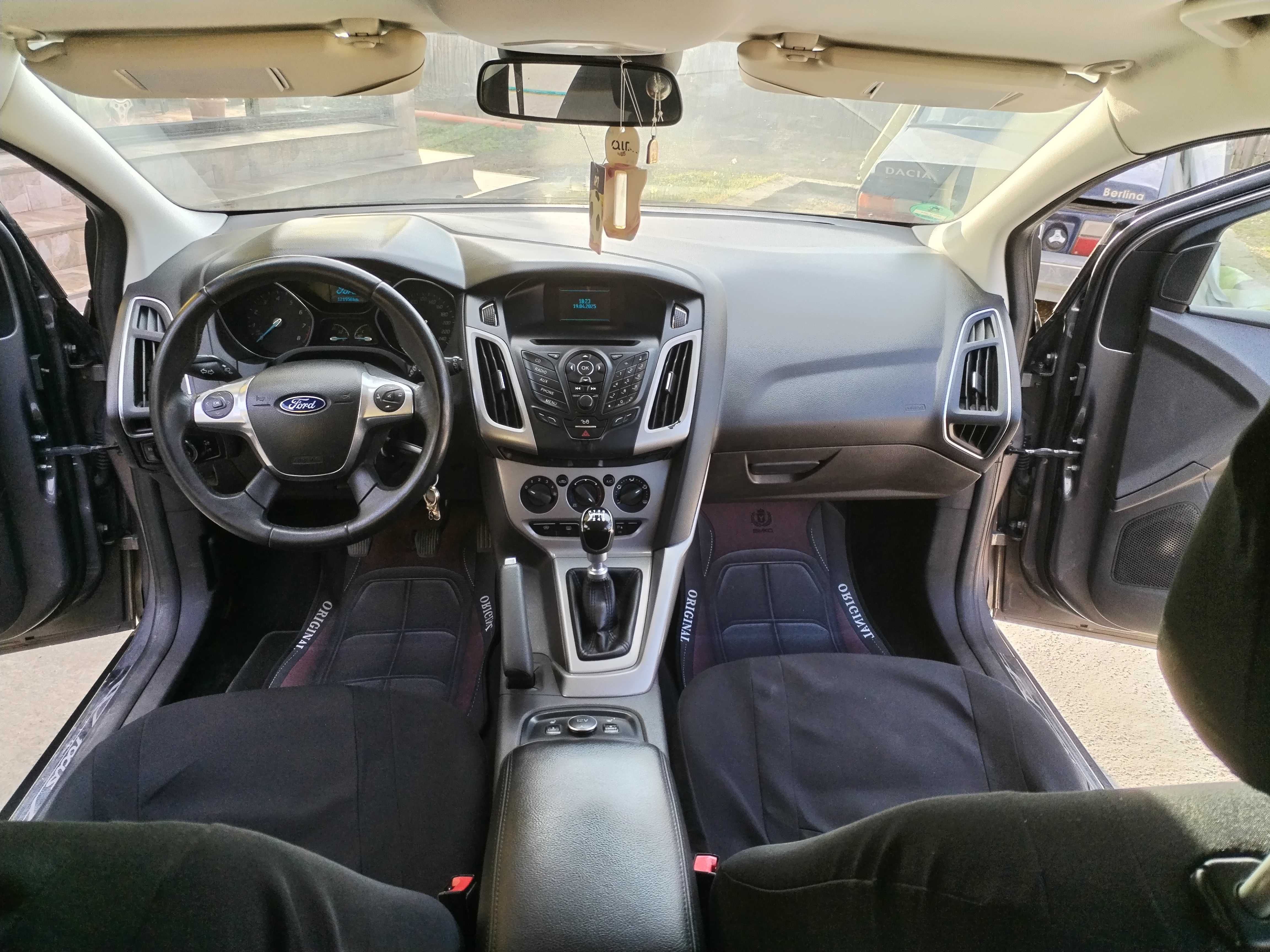 Ford focus 3, foarte bine întreținută, full dotări