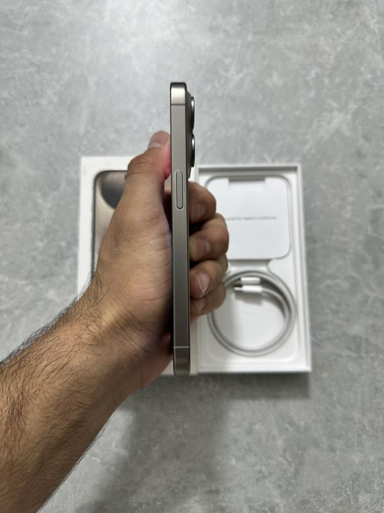 iPhone 15 Pro 256GB Natural Titanium