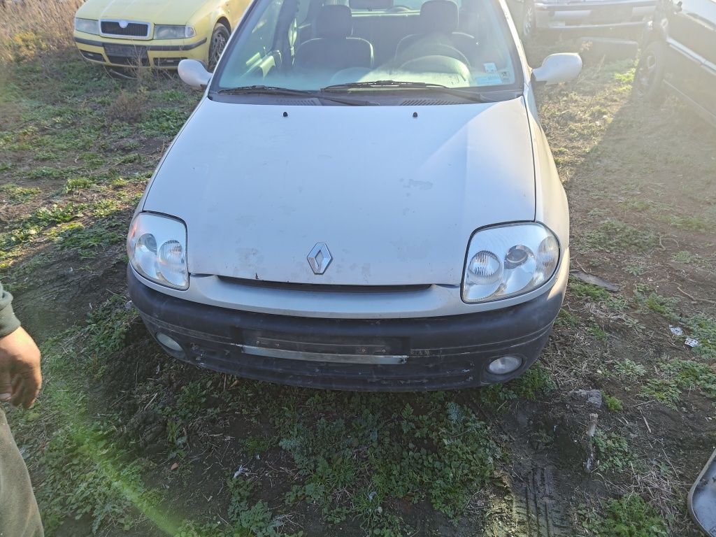 Renault clio 2 1.9 dti на части