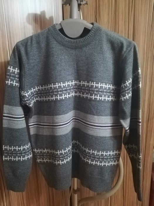 Свитер мужской размер L