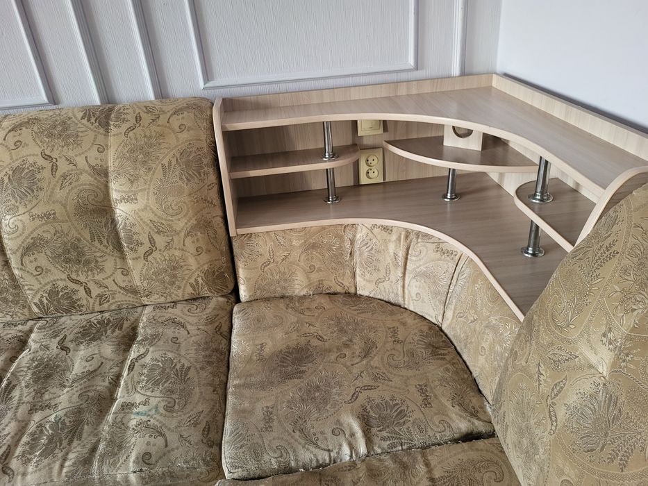 Диван кравать с звдвижными полки