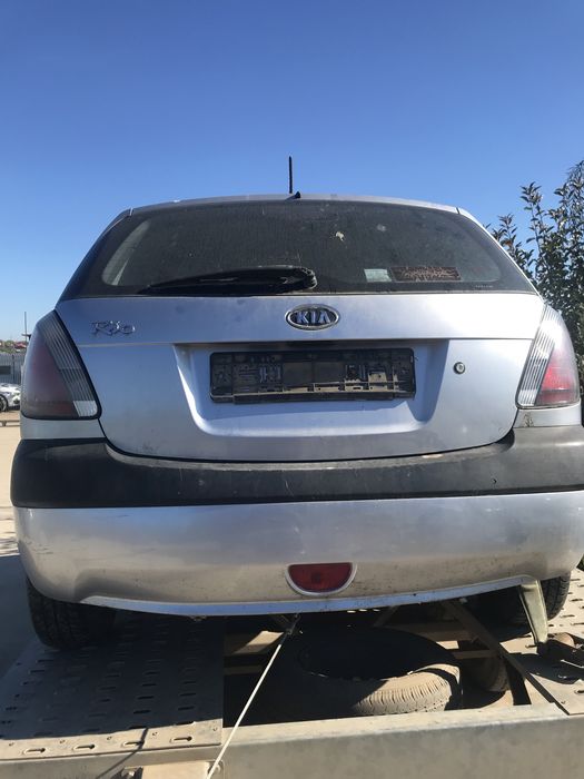 Piese din Dezmembrari Kia Rio 1.4 benzina an 2007