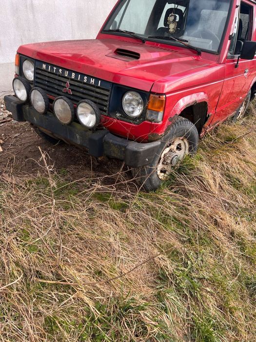 Mitsubishi Pajero 2.5 TDI 95CP – 4x4 mic/mare + blocant spate