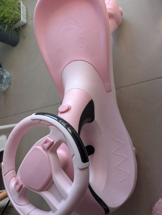 Mașinuță fara pedale cu lumini și sunete