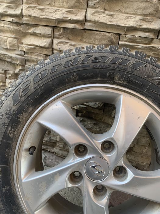 Продам диски оригинал с шинами