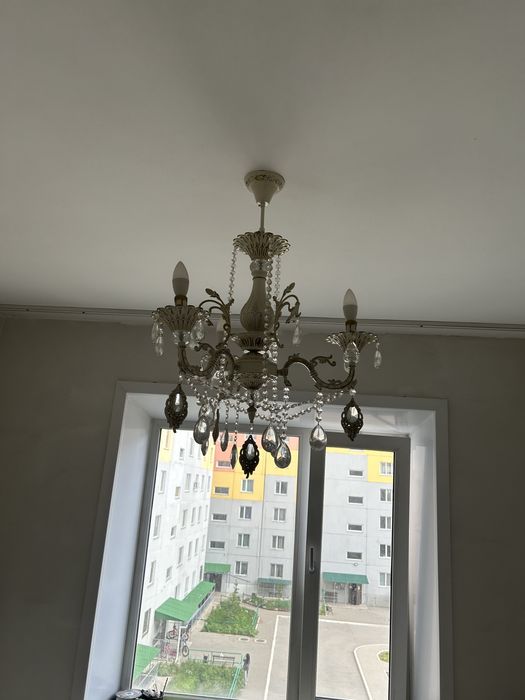 Срочно продаются люстра