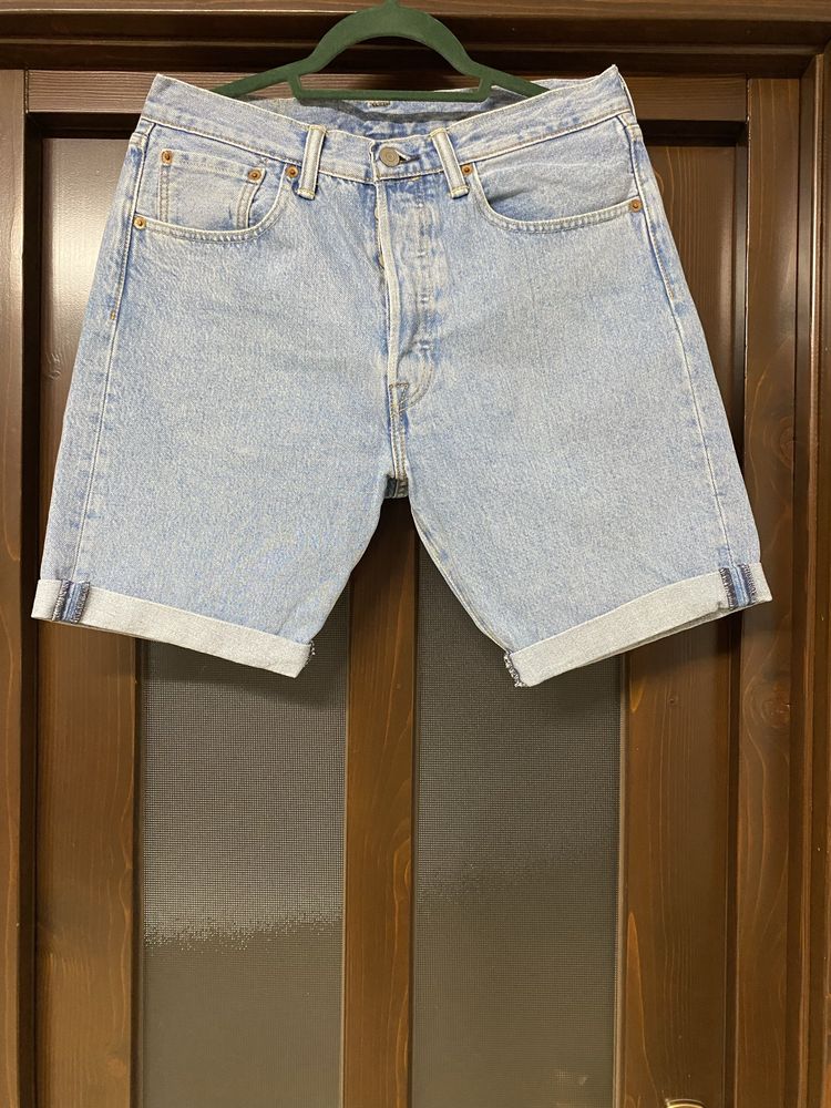 Pantaloni scurti Levis