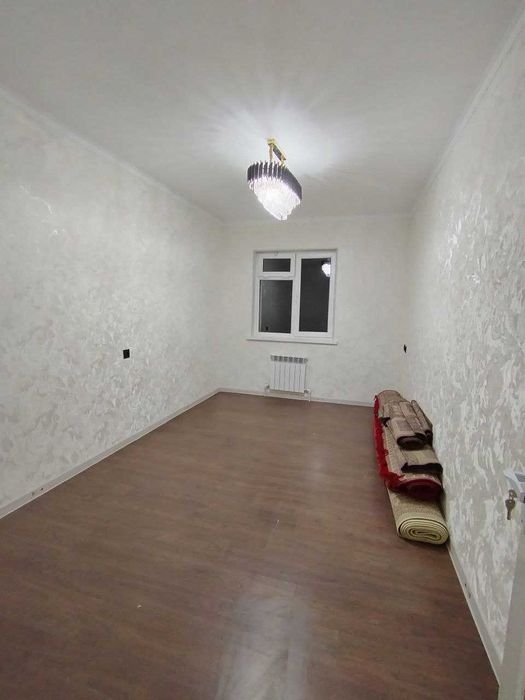 Срочно 4 хонали квартира тамирланган сотилади 7 микрн