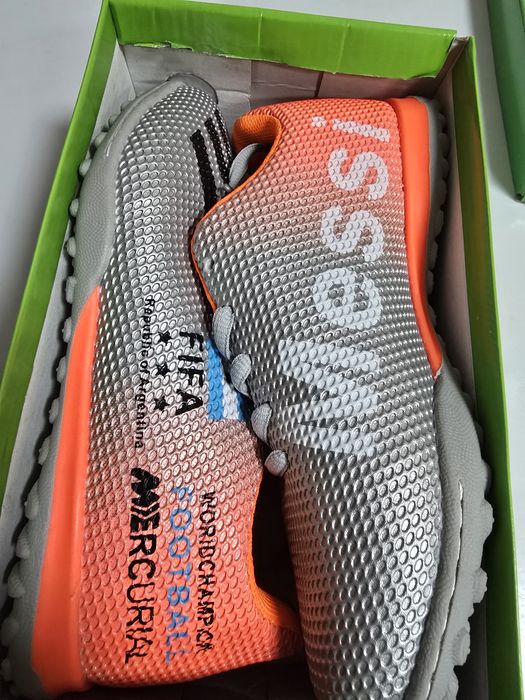 Продам сороконожки.