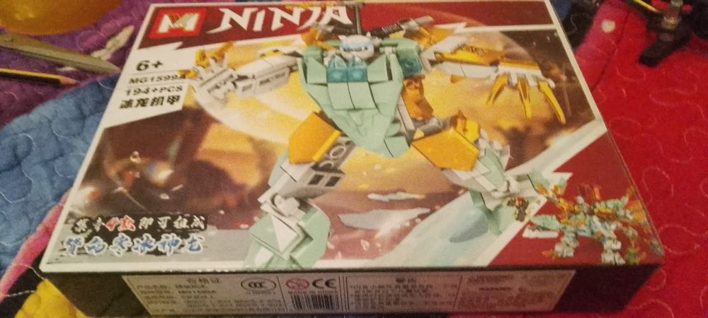 Продам Лего ниндзяго новое не использовали идёт с конструкцией