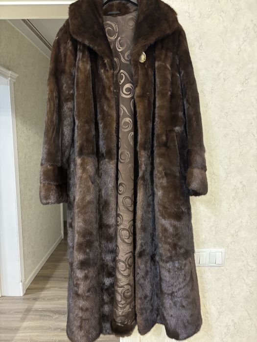 Продам норковую шубу