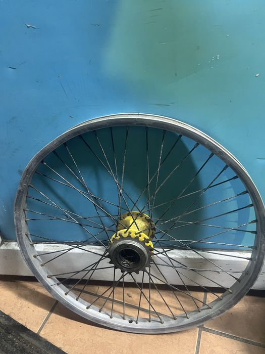 Колесо на БМХ заднее .Велозапчасти .Камеры .Покрышки
