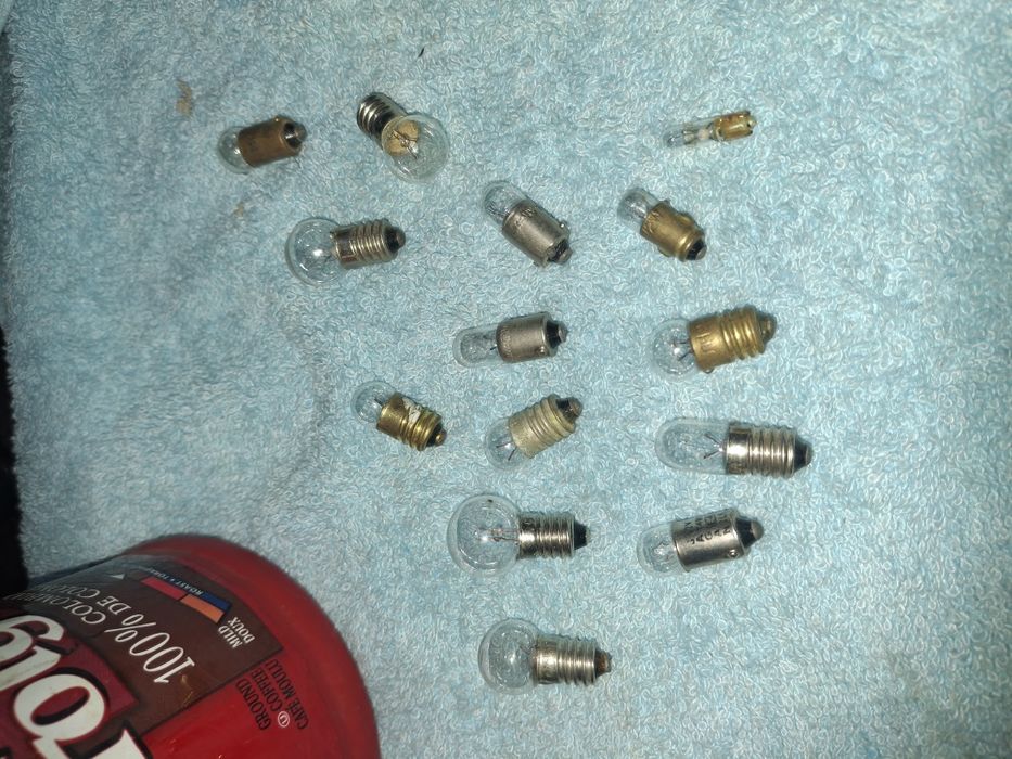 Becuri led si halogen auto sau moto