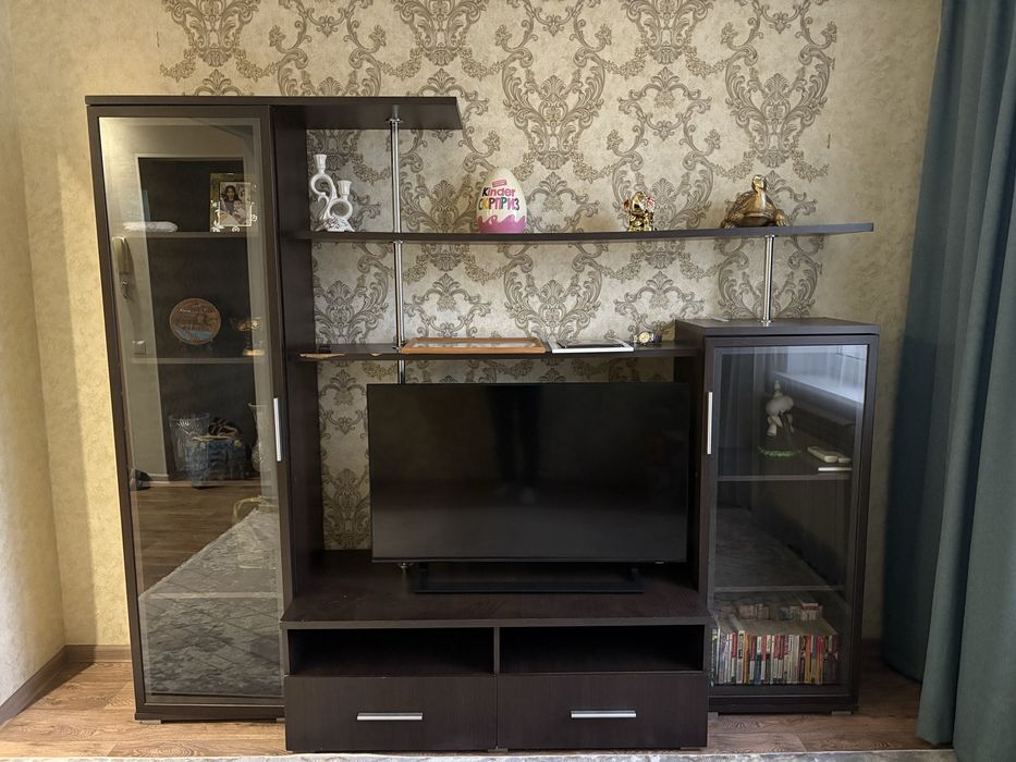 Қонақ бөлмеге стенка сатылады бағасы  40000 тенге