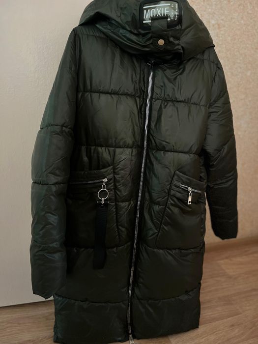 Продам женскую зимнюю куртку