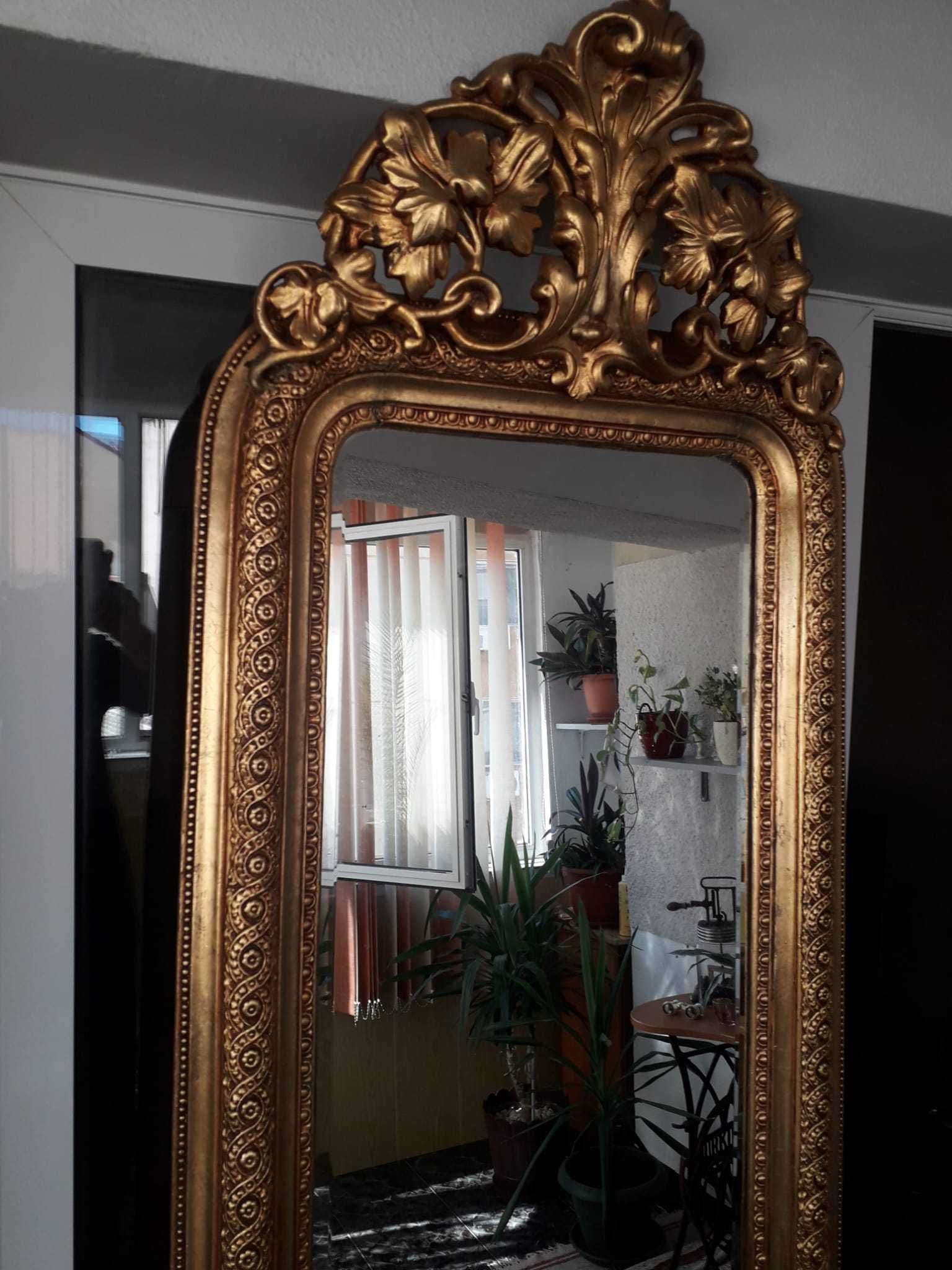 Oglinda cristal 2.000 lei