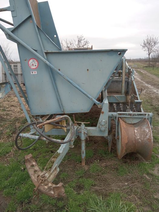 Masina de scos cartofi pe 1 rand