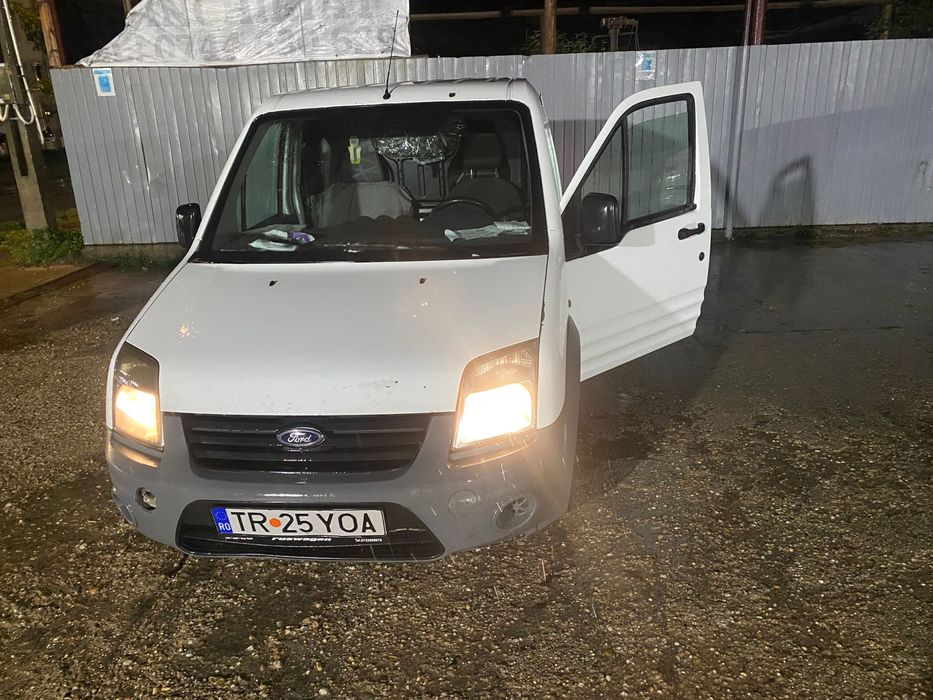 Vand sau schimb cu autoturism Ford Transit Connect