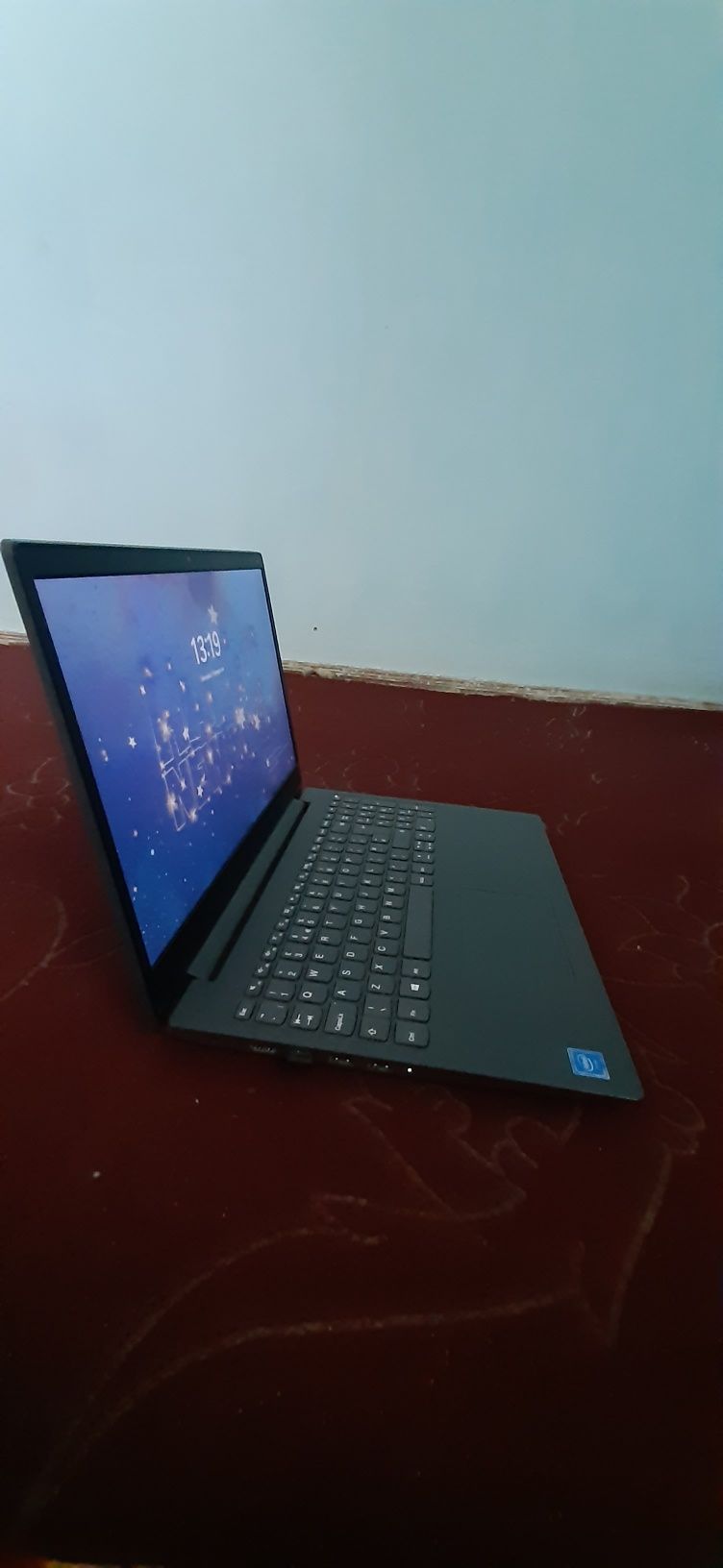 Noutbuk lenovo v14 v15