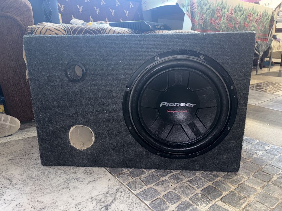 Sistem subwoofer auto