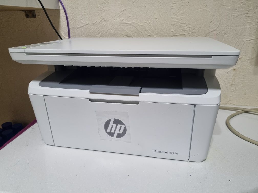 Принтер HP M141W
