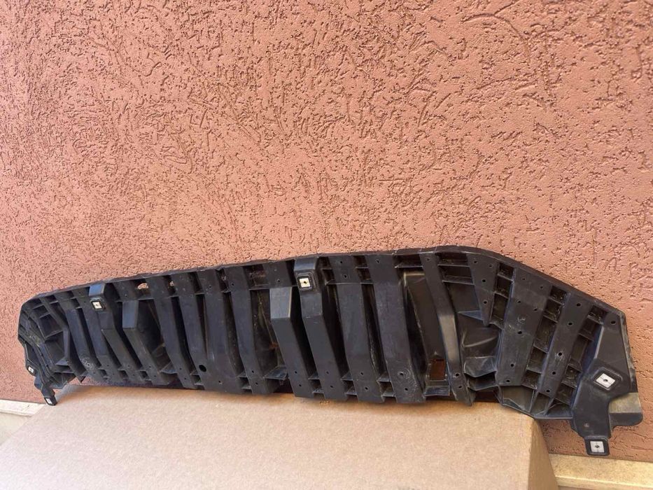 Броня предна Toyota Rav 4 и други части