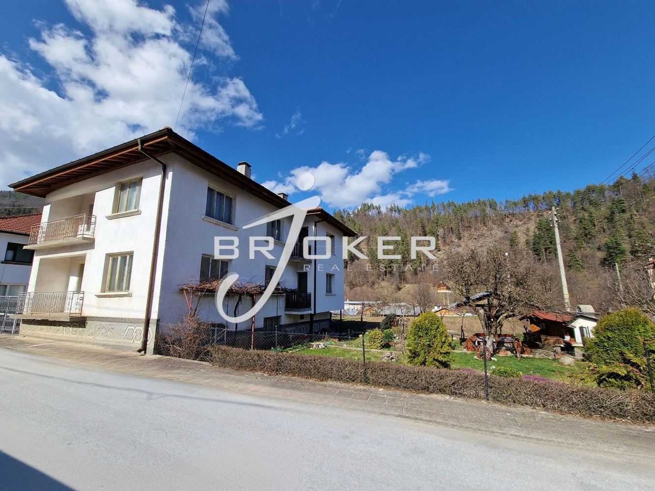 Продава се Къща в с. Смилян, Област Смолян - 309 кв.м за 389 €/кв.м - Снимка #13