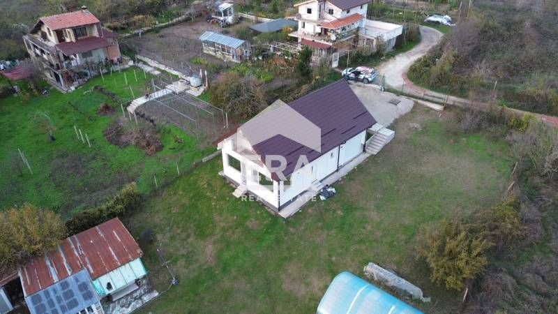 Двуетажна, ексклузивна, новопостроена къща за продажба, с гараж, допъл