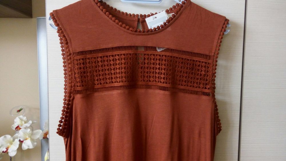 НОВИ с етикета рокля на HM САМО  с ПОДАРЪЦИ