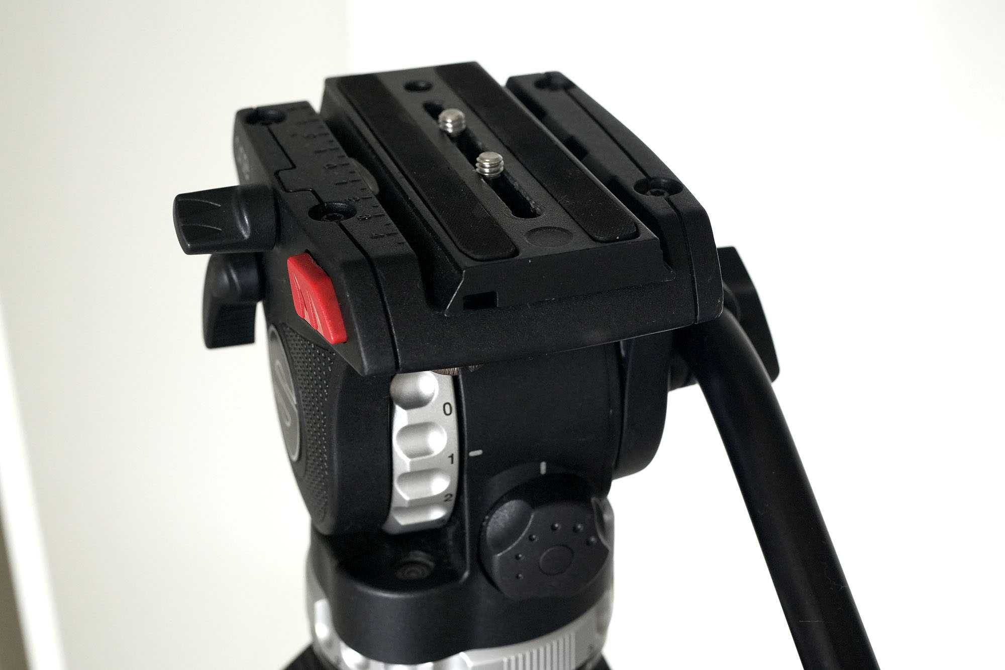 Trepied video SACHTLER ACE M - cu cap fluid - (mai bun ca manfrotto)