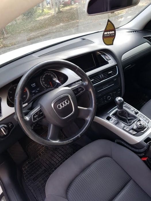 Vând Audi A4 B8  An 2010